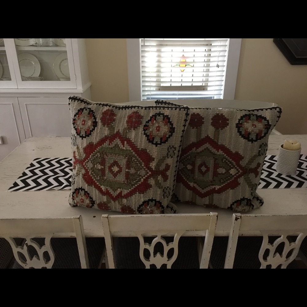 Pottery Barn 18x18 pillows—set of 2